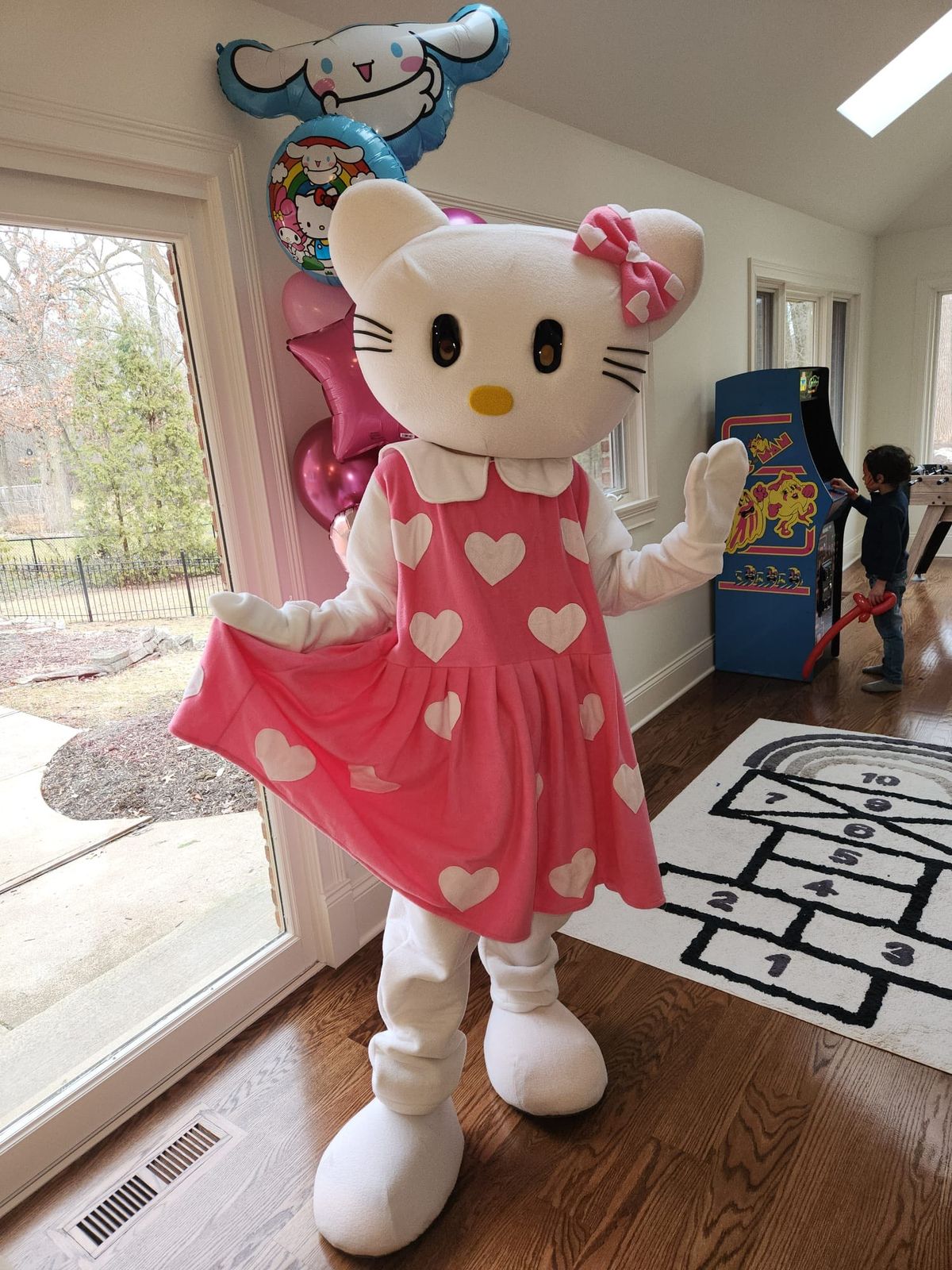 Hello Kitty mascot character for birthday parties in Las Vegas